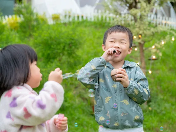 揪好森草地 孩童吹泡泡互動 圓頂帳篷