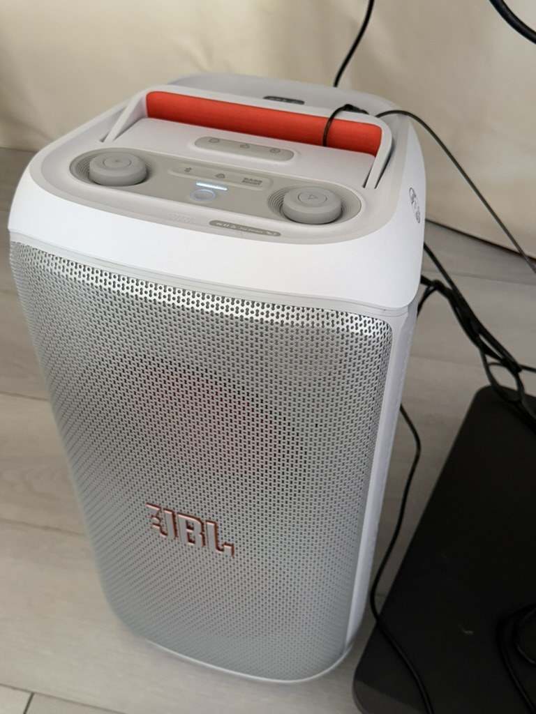 JBL PartyBox Club 120 白色喇叭正面