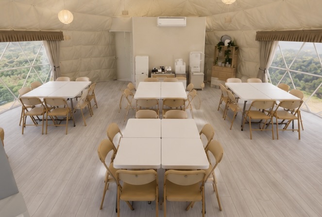 桃園揪好森圓頂帳篷室內聚餐空間，可容納多人用餐與小型聚會活動